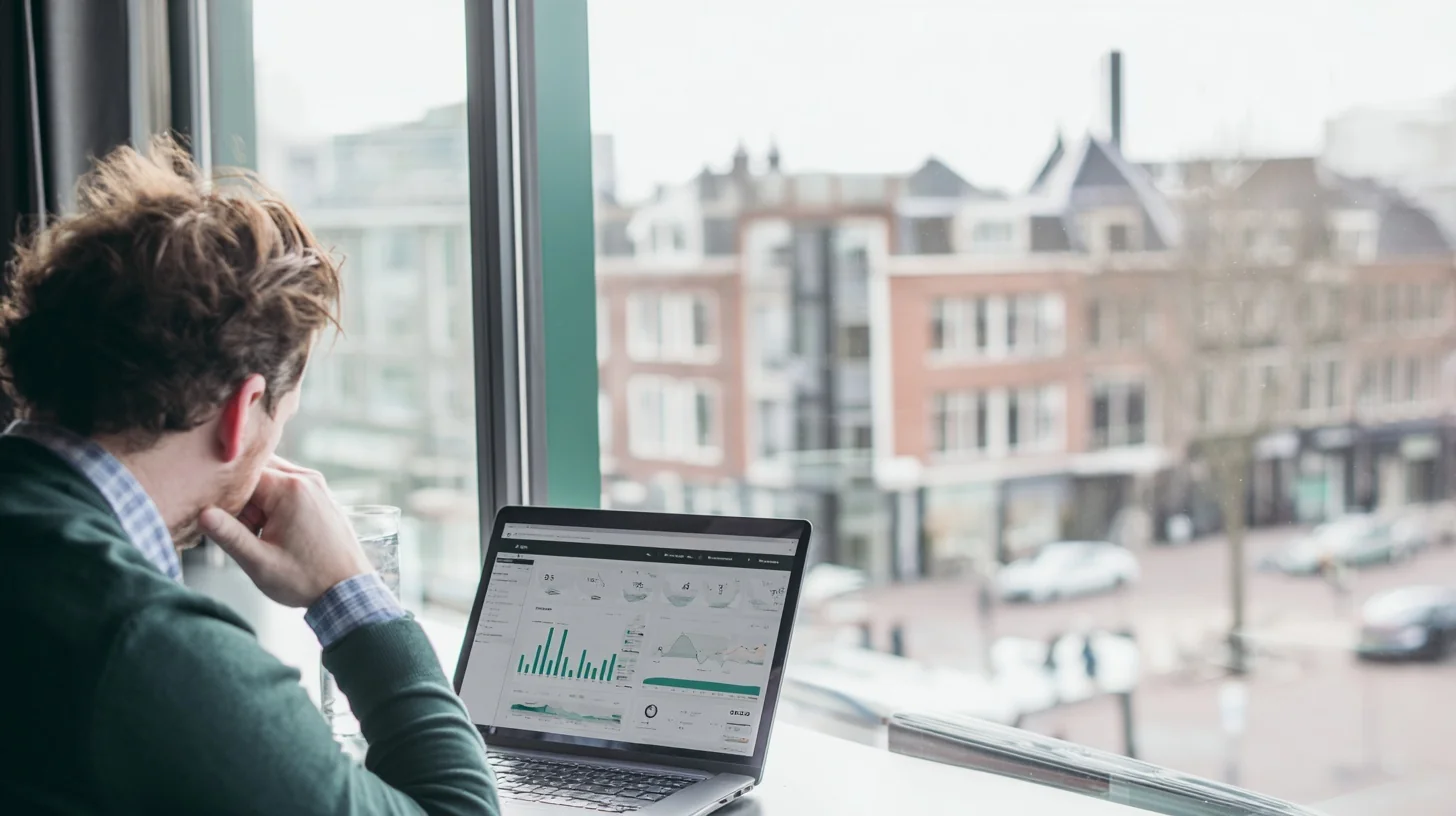 SEO specialist werkt aan lokale Google rankings voor MKB-klanten in Alkmaar